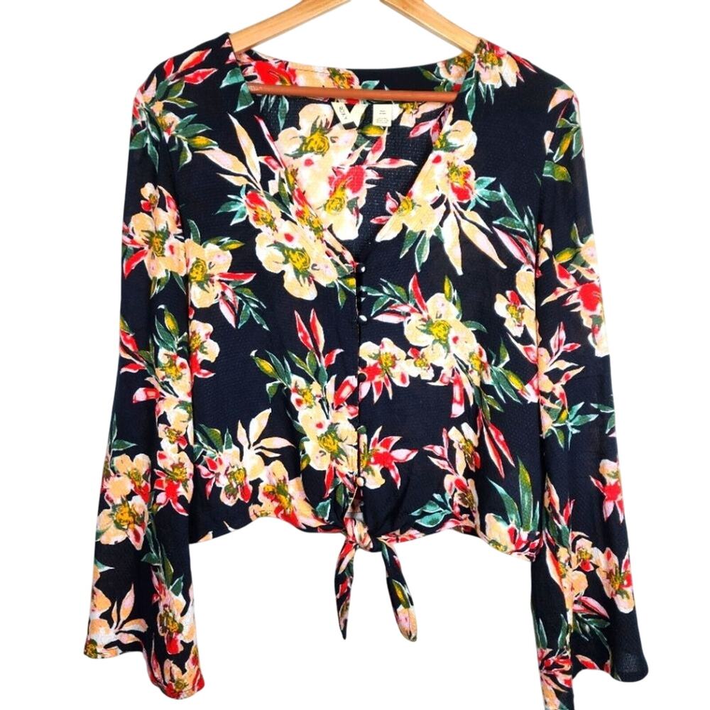 Roxy Winter Garden Tie Front Top Size Med